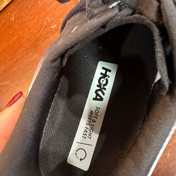 Hoka - Picture 3 of 4